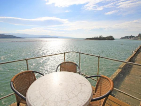 11 South Snowdon Wharf